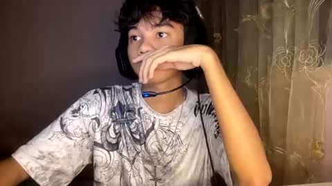 alt_femboy online show from June 16, 2026, 7:05 pm