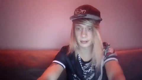 altboy010 online show from September 12, 2025, 9:15 pm