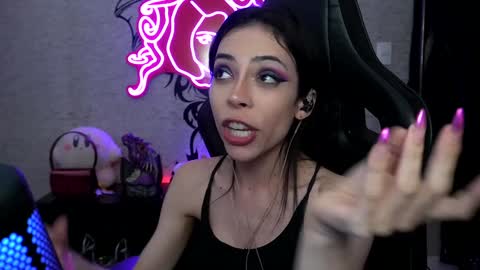 Sofie Kimino online show from December 10, 2024, 1:11 pm