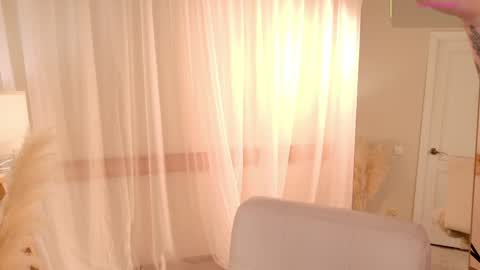 Lilu online show from May 31, 2026, 5:15 am
