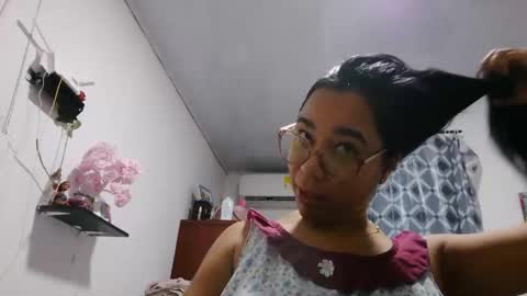 analia online show from October 27, 2025, 2:59 am