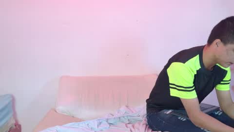 aly_n_sebas online show from May 5, 2026, 12:07 am