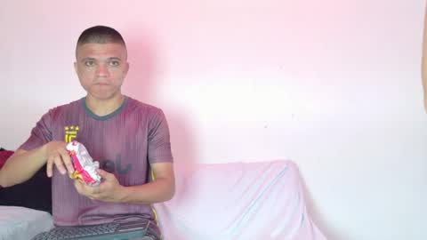 aly_n_sebas online show from May 11, 2026, 11:46 pm