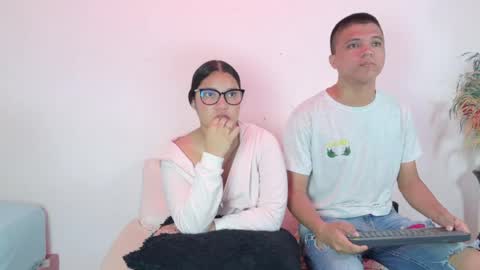 aly_n_sebas online show from May 20, 2026, 12:28 am