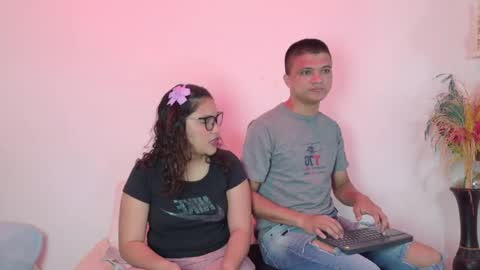 aly_n_sebas online show from May 21, 2026, 11:56 pm