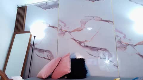 Snapshot of alyathompson chatting on December 4, 2025, 4:22 am Alya online show from December 4, 2025, 4:22 am