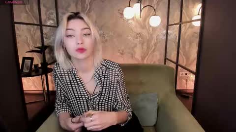 Alysia online show from November 8, 2025, 2:06 pm