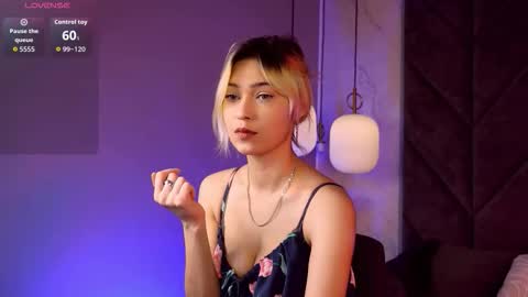 Snapshot of alysiasun chatting on February 8, 2026, 9:29 pm Alysia online show from February 8, 2026, 9:29 pm