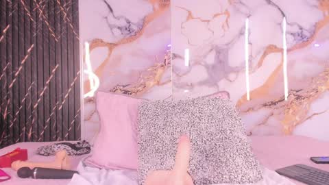 alyson__a online show from March 31, 2026, 12:23 am