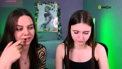 Snapshot of alyssamoan chatting on November 29, 2025, 11:35 am alyssamoan online show from November 29, 2025, 11:35 am