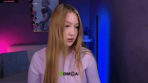 Snapshot of alyssamoan chatting on December 15, 2025, 8:46 pm alyssamoan online show from December 15, 2025, 8:46 pm