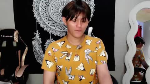 Snapshot of alyx_lust chatting on February 21, 2025, 7:43 pm Alyx online show from February 21, 2025, 7:43 pm
