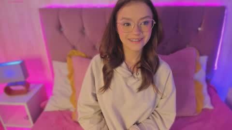 Snapshot of alyy_cut3 chatting on February 10, 2026, 1:26 pm Alyy online show from February 10, 2026, 1:26 pm