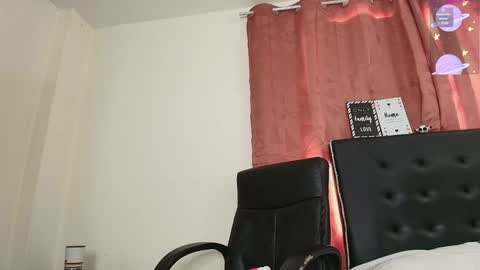 Snapshot of amabella_w chatting on February 2, 2025, 7:57 pm Isabella online show from February 2, 2025, 7:57 pm