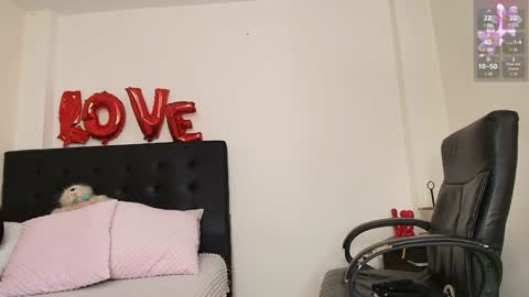 Snapshot of amabella_w chatting on February 7, 2025, 7:49 pm Isabella online show from February 7, 2025, 7:49 pm