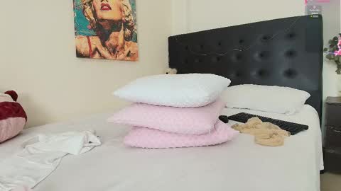 Snapshot of amabella_w chatting on February 25, 2025, 11:00 pm Isabella online show from February 25, 2025, 11:00 pm