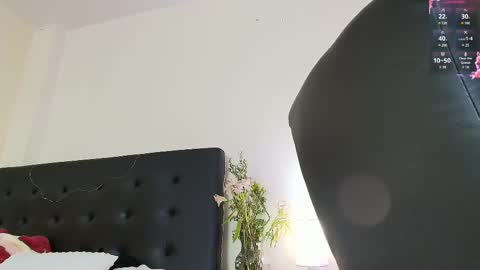 Snapshot of amabella_w chatting on March 11, 2025, 1:59 am Isabella online show from March 11, 2025, 1:59 am