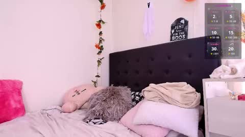 Snapshot of amabella_w chatting on October 20, 2025, 6:52 pm Isabella online show from October 20, 2025, 6:52 pm