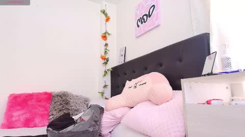 Snapshot of amabella_w chatting on November 11, 2025, 7:14 pm Isabella online show from November 11, 2025, 7:14 pm