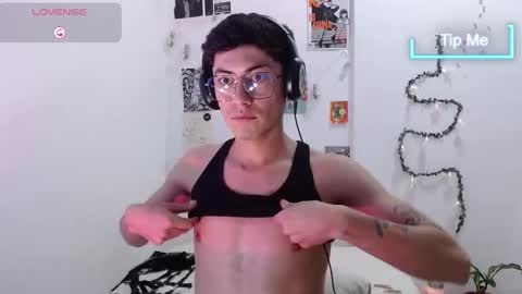 Snapshot of amad696 chatting on February 13, 2025, 11:28 am Amad Passer x guests   Independent model online show from February 13, 2025, 11:28 am