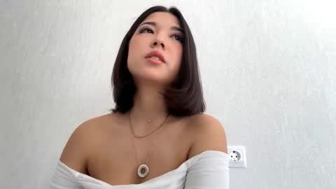 Snapshot of amadapenegar chatting on March 13, 2026, 5:36 am Kriss online show from March 13, 2026, 5:36 am