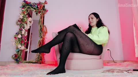 Snapshot of amaisinclair chatting on February 2, 2025, 9:08 am Amai Sinclair online show from February 2, 2025, 9:08 am