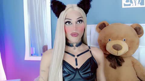 amal_baddel_ online show from February 2, 2025, 1:41 pm