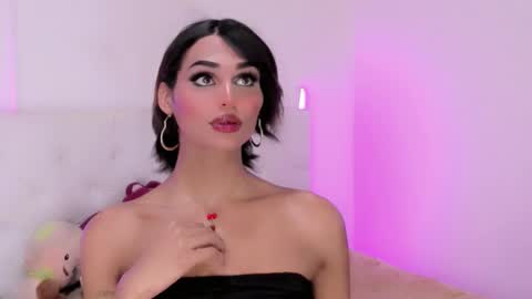 amal_baddel_ online show from October 26, 2025, 2:34 pm