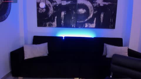 Amalia cruss online show from October 29, 2025, 9:38 pm