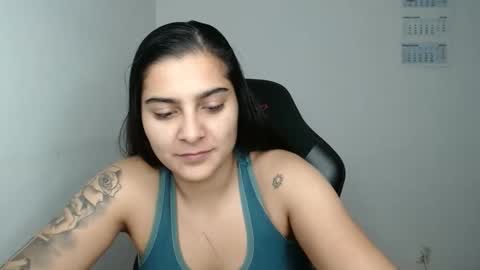 The queen of the biceps  online show from November 27, 2025, 7:38 pm