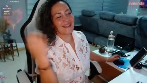 Snapshot of amanda_bella1 chatting on February 11, 2026, 2:27 am Amanda online show from February 11, 2026, 2:27 am