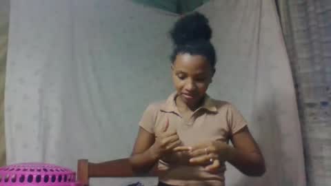 amandaaa25 online show from October 5, 2025, 3:49 am