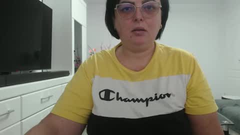 Snapshot of amandamuller1982 chatting on December 10, 2024, 8:40 am Anda online show from December 10, 2024, 8:40 am