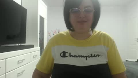 Snapshot of amandamuller1982 chatting on February 5, 2025, 10:12 pm Anda online show from February 5, 2025, 10:12 pm