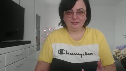 Snapshot of amandamuller1982 chatting on February 6, 2025, 8:39 am Anda online show from February 6, 2025, 8:39 am