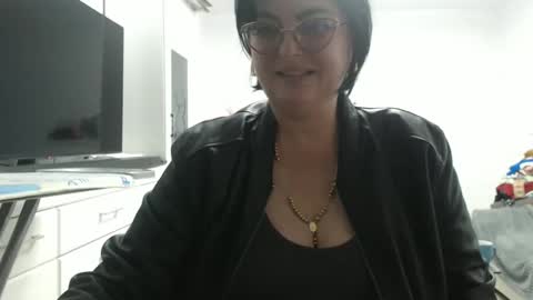 Anda online show from November 11, 2025, 7:47 pm