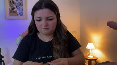 Amandha online show from November 16, 2025, 6:57 pm