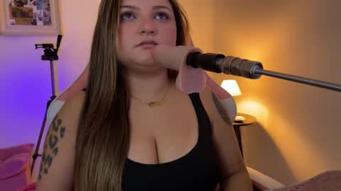 Snapshot of amandhaaa chatting on February 25, 2026, 3:10 pm Amandha online show from February 25, 2026, 3:10 pm