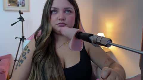 Snapshot of amandhaaa chatting on March 3, 2026, 6:14 pm Amandha online show from March 3, 2026, 6:14 pm