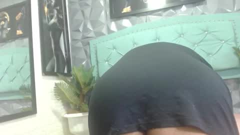 amara__hank online show from November 26, 2025, 11:33 am