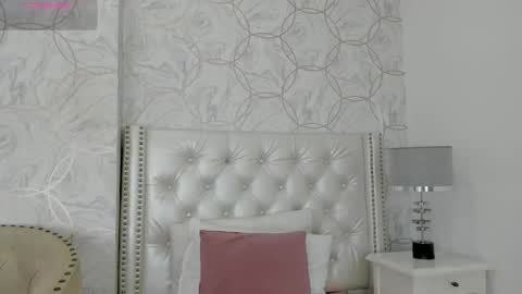 Snapshot of amara_rousse chatting on October 18, 2025, 11:33 am amara_rousse online show from October 18, 2025, 11:33 am