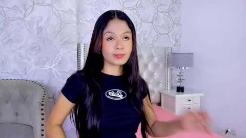 Snapshot of amara_rousse chatting on November 28, 2025, 11:35 am amara_rousse online show from November 28, 2025, 11:35 am