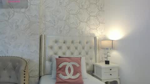 Snapshot of amara_rousse chatting on December 15, 2025, 11:36 am amara_rousse online show from December 15, 2025, 11:36 am