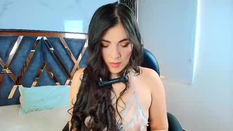 Amara Vega  online show from October 7, 2025, 3:31 pm