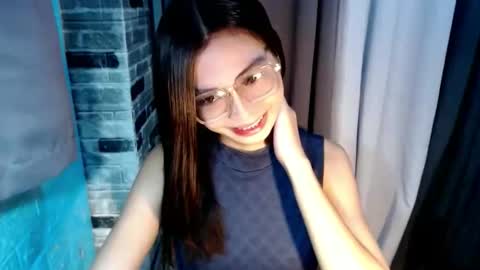 BELLA online show from May 25, 2026, 11:11 pm