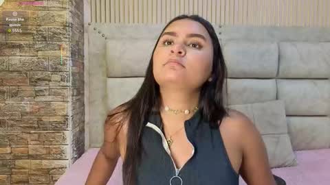 amarahanks_ online show from December 17, 2025, 7:42 pm