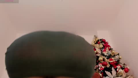 Snapshot of amaraht_ chatting on December 22, 2024, 5:23 am Amara online show from December 22, 2024, 5:23 am