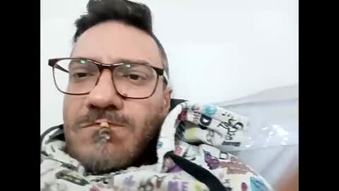 amaras5 online show from November 10, 2025, 12:42 am