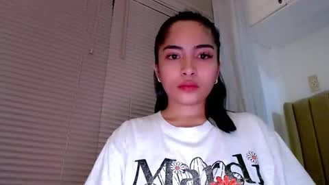 Amariah Holly online show from December 5, 2025, 11:52 am