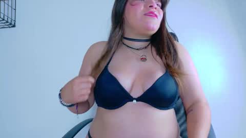 Snapshot of amarislenox__ chatting on November 27, 2025, 2:35 am Amaris online show from November 27, 2025, 2:35 am